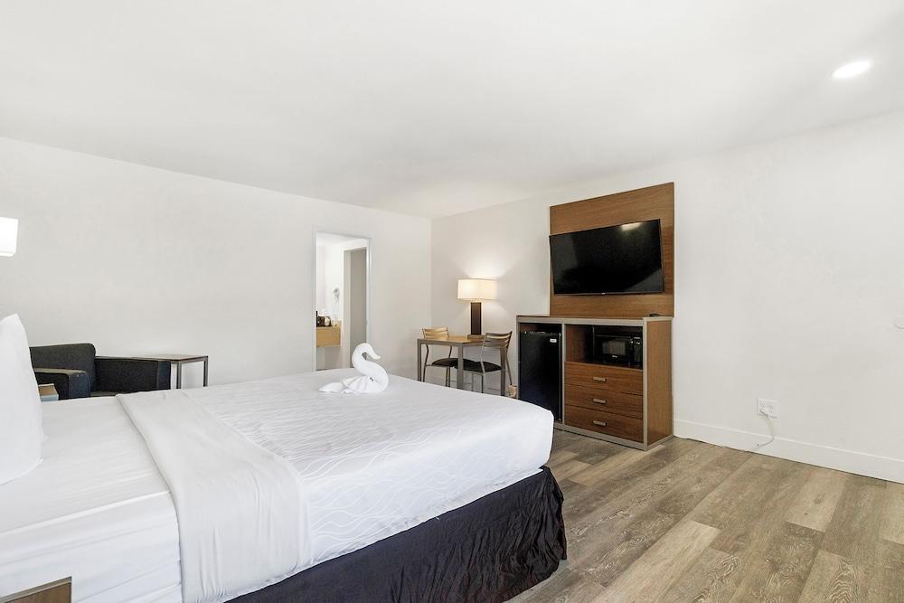 Heritage Inn Express Roseville photo 25