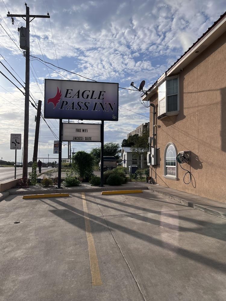 Eagle Pass Inn photo 9