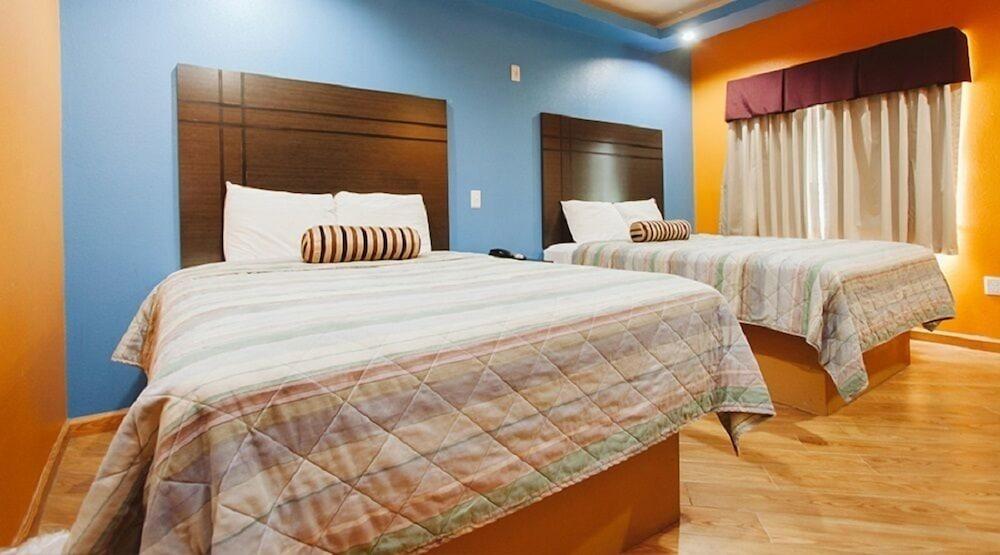 Palace Inn photo 2