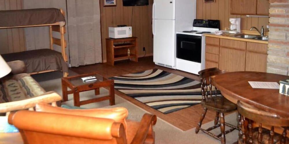 AJ's Lodge and Oven photo 44