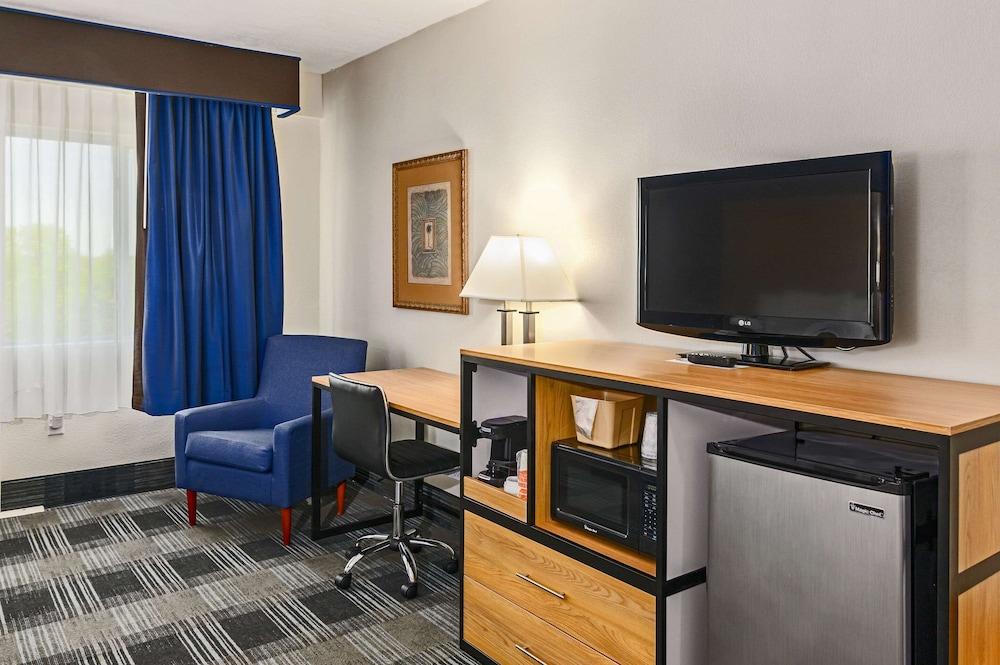 Quality Inn Bourne - Cape Cod photo 21