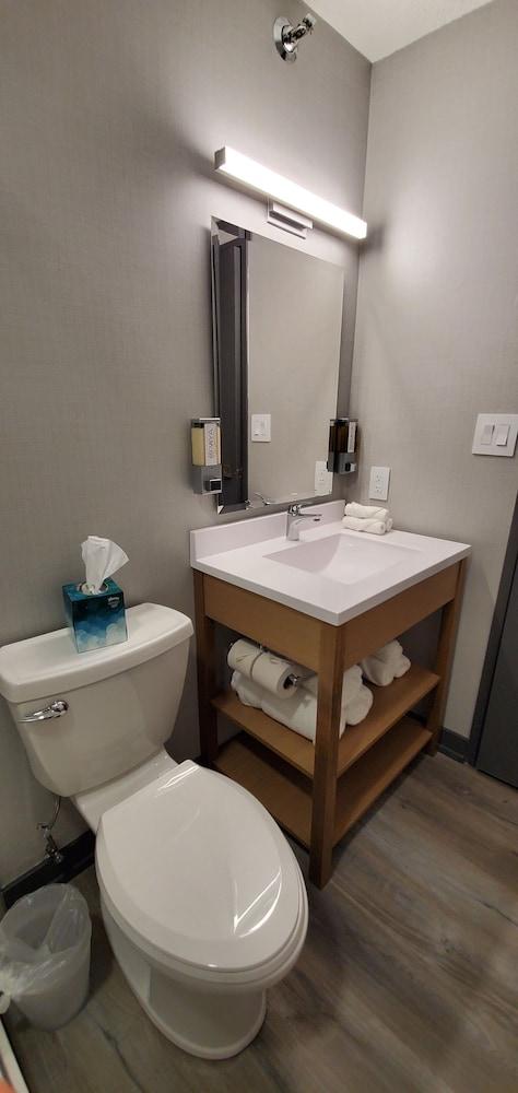 Travelodge by Wyndham Elkhart photo 18