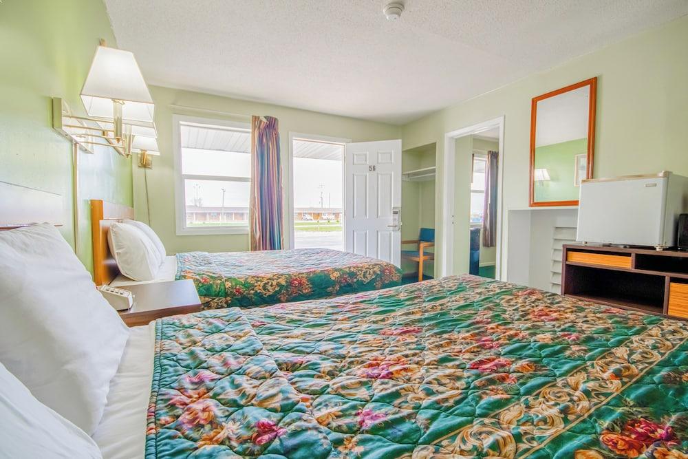 OYO Travelier Motel photo 68