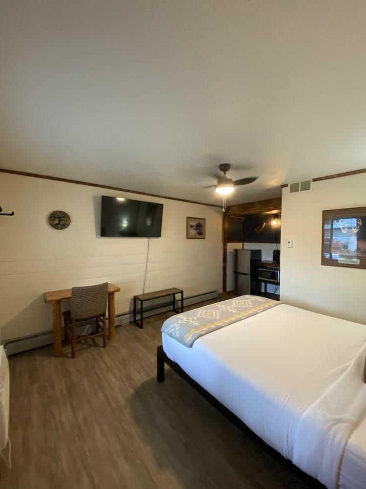 Columbia Point Resort photo 5