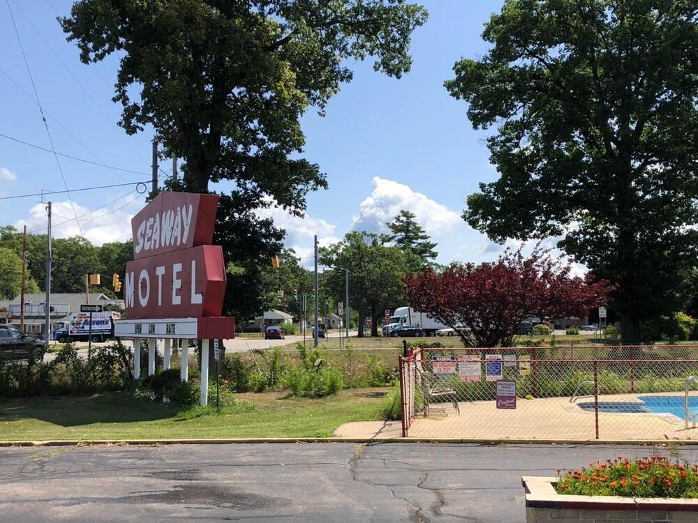 Norton Shores Inn photo 34