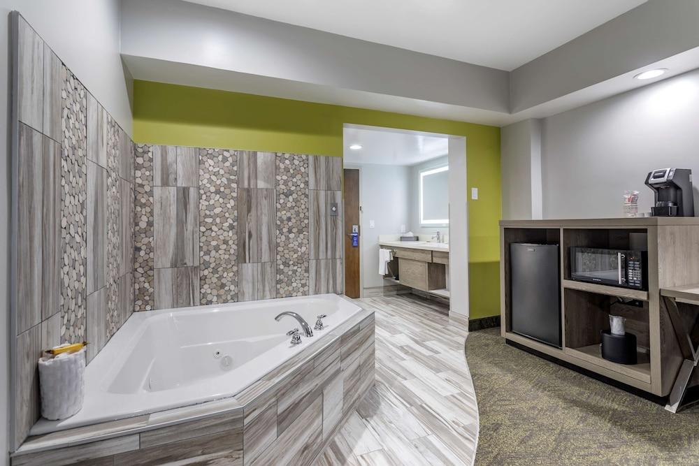 Best Western Plus Apple Valley Lodge Pigeon Forge photo 2