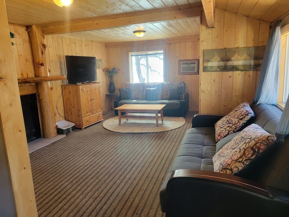 Sleepy Hollow Cabins and Hotel photo 15