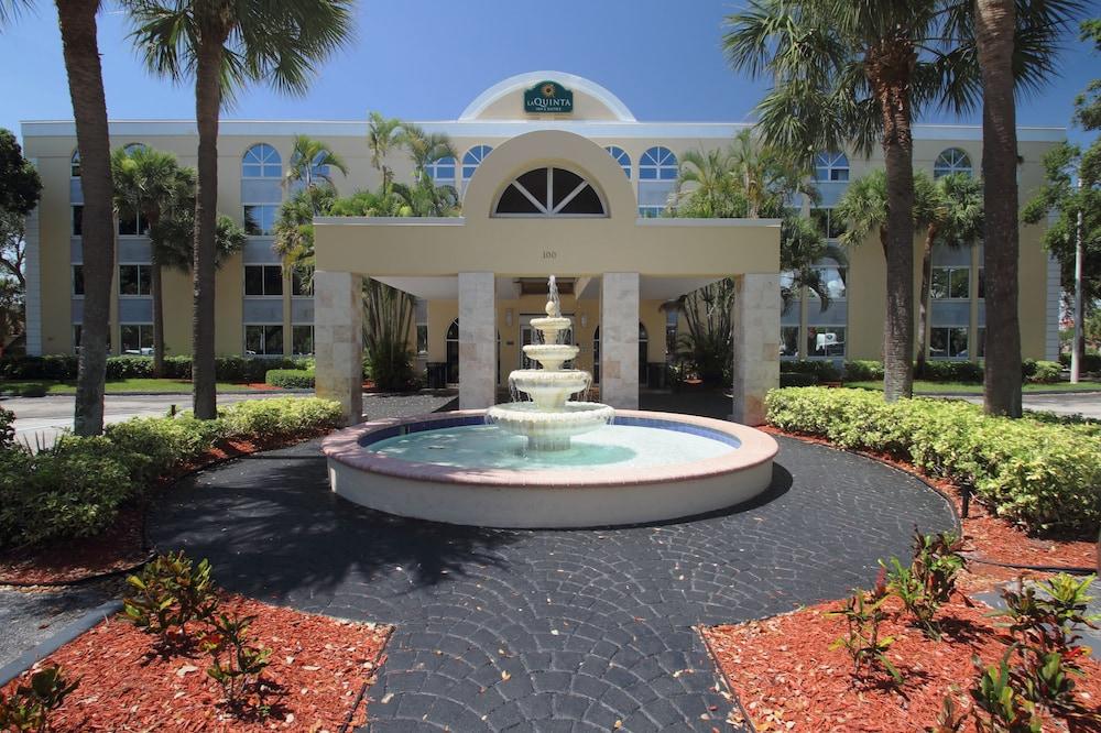 La Quinta Inn & Suites by Wyndham Deerfield Beach I-95 photo 34