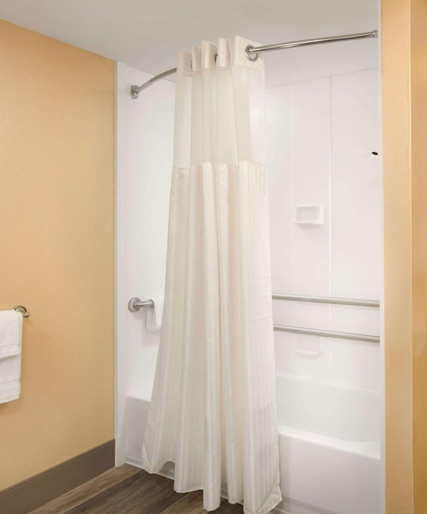 Hampton Inn Cleveland, TN photo 10
