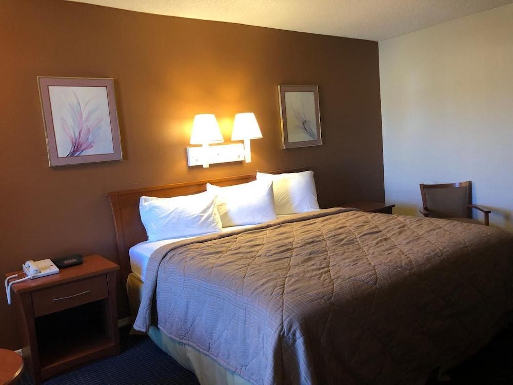 America's Best Inn photo 3