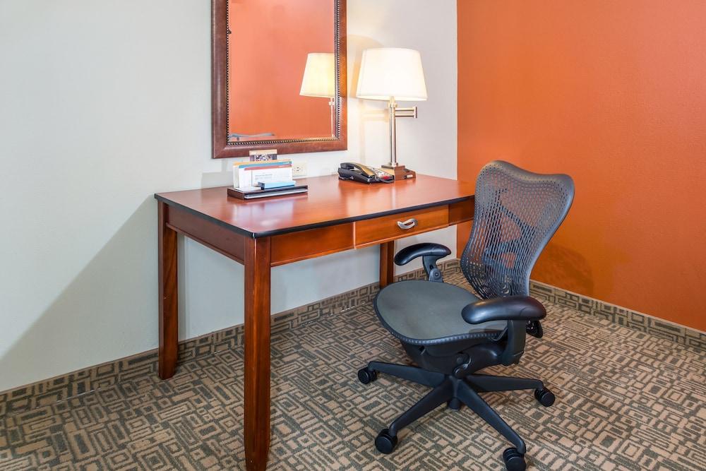 Hilton Garden Inn Fayetteville Fort Bragg photo 21