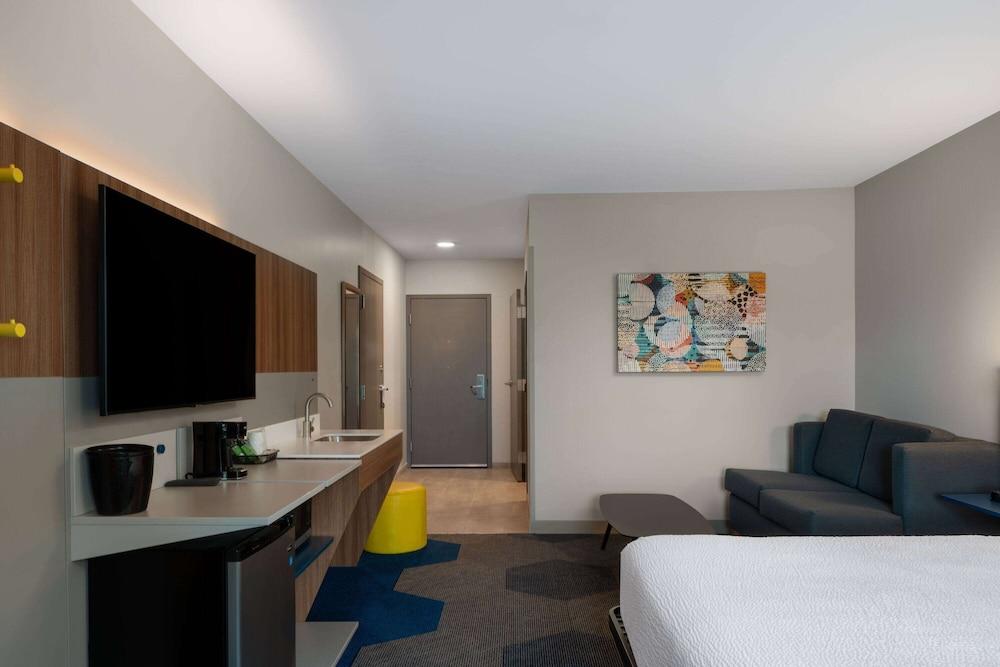 Microtel Inn & Suites by Wyndham Winchester photo 13