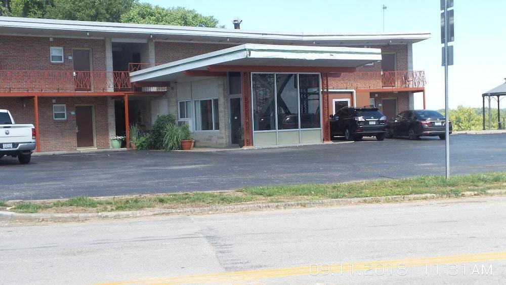 River's Edge Motel photo 1