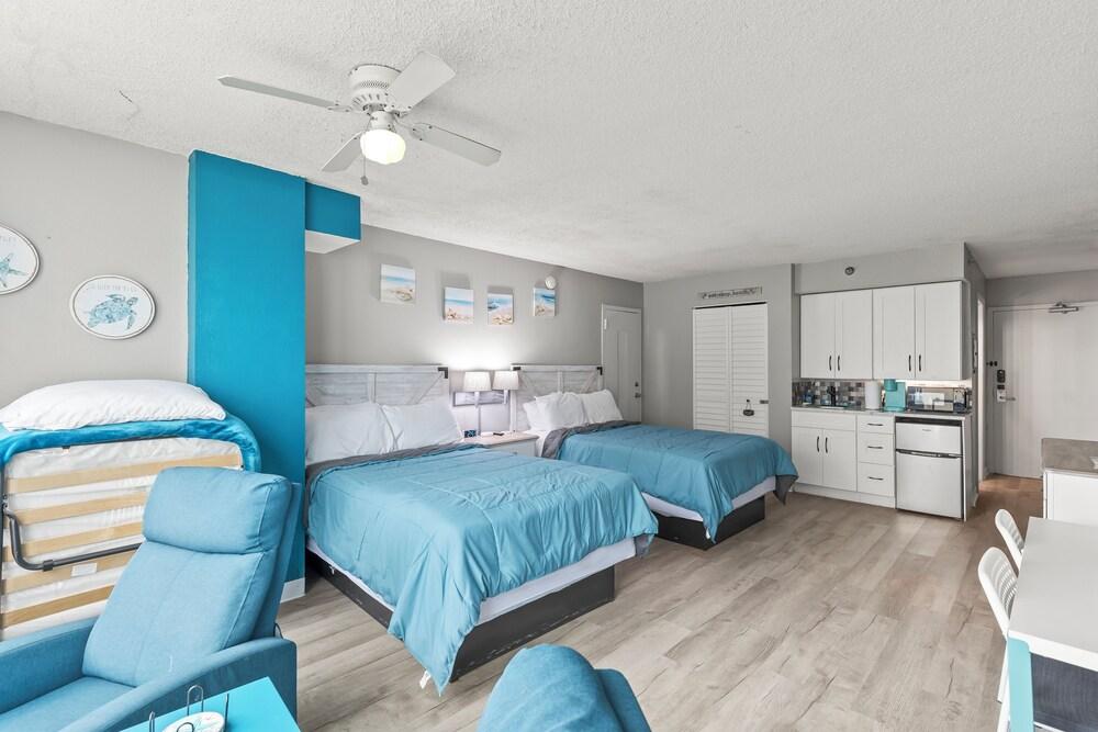 Oceanside Inn Studios by Brightwild photo 66