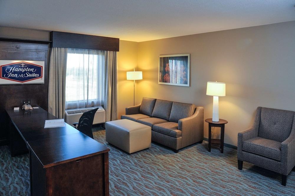 Hampton Inn & Suites Gulfport I-10 photo 36