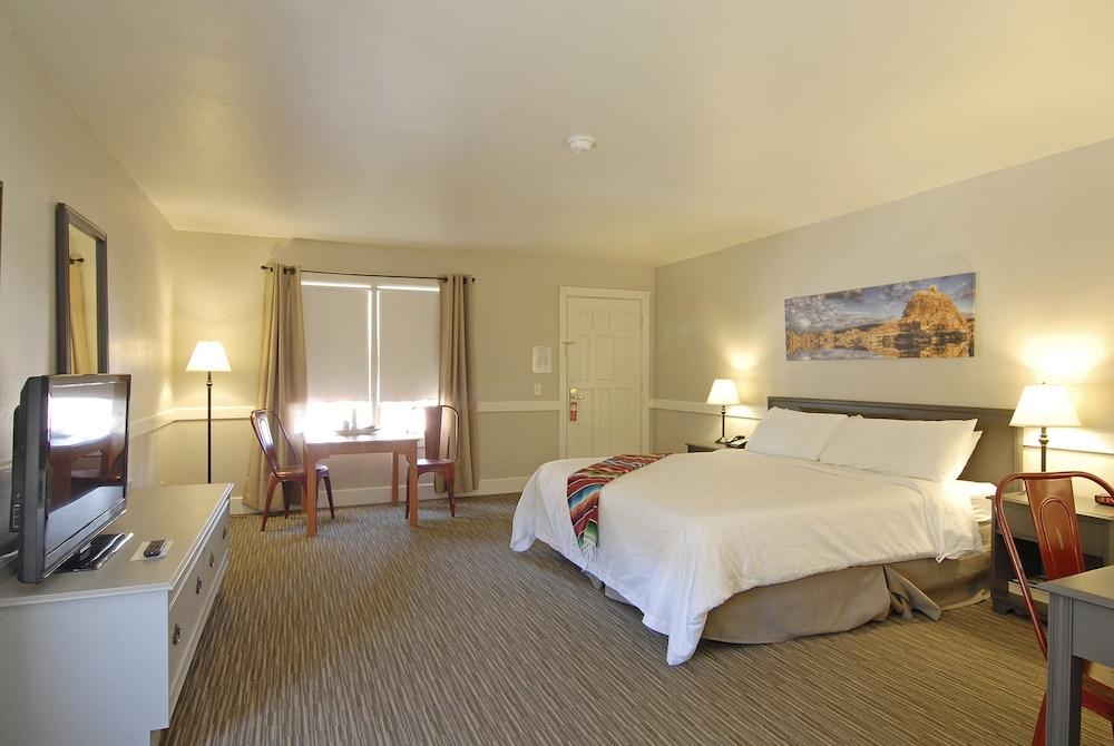 Palm Canyon Hotel & RV Resort photo 56