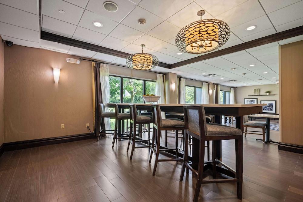 Hampton Inn Ridgefield Park photo 9