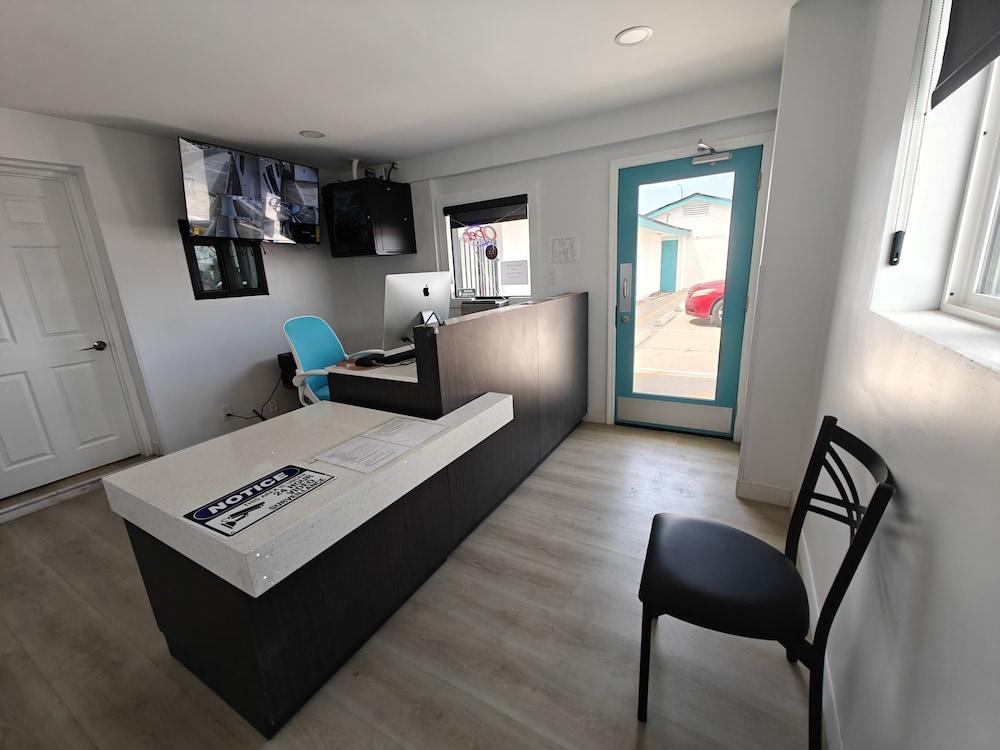Casa Blanca Inn and Suites photo 6