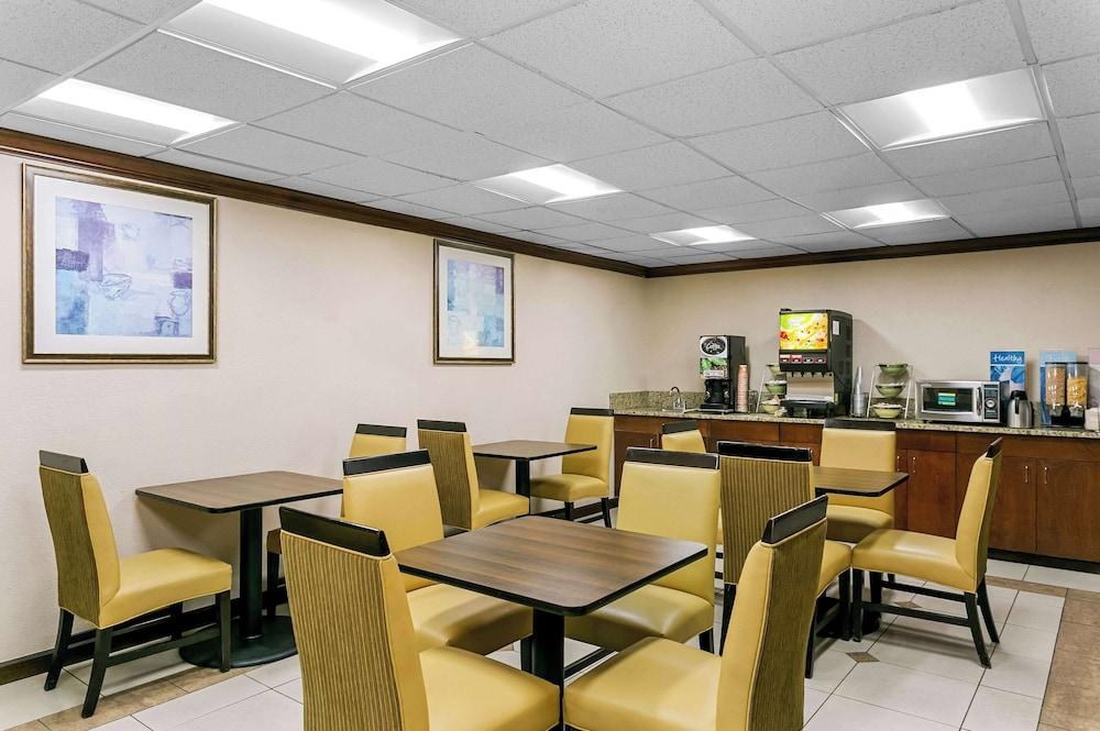 Quality Inn Jessup - Columbia South Near Fort Meade photo 25
