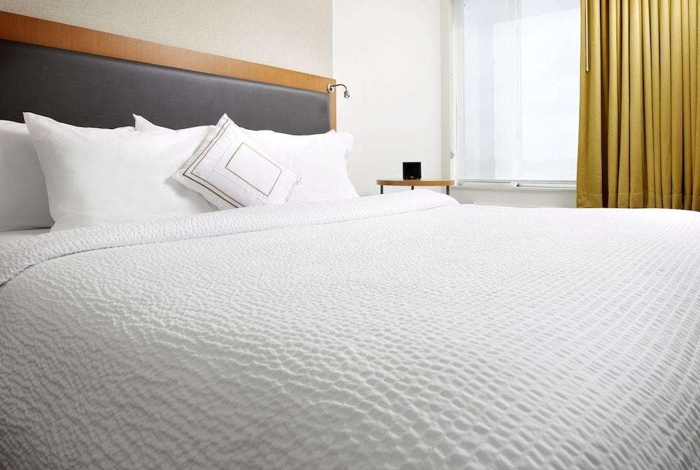SpringHill Suites by Marriott Houston NASA/Webster photo 5