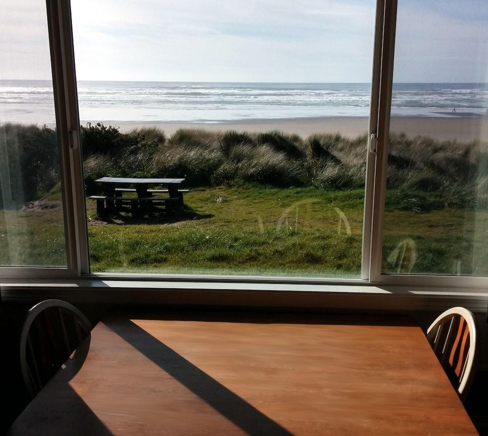 Silver Sands Motel photo 20