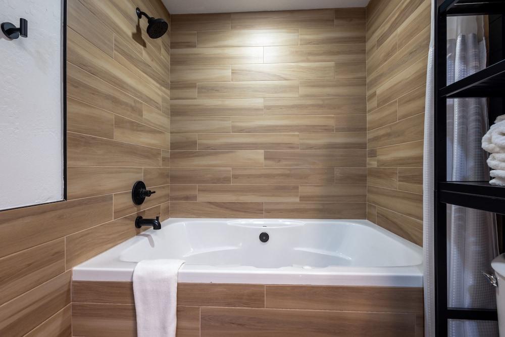 Timber Lodge photo 9