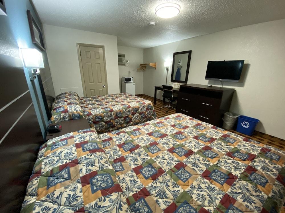 Lodge Inn photo 4