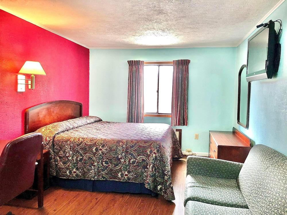 Budget Inn of Claypool Hill photo 19
