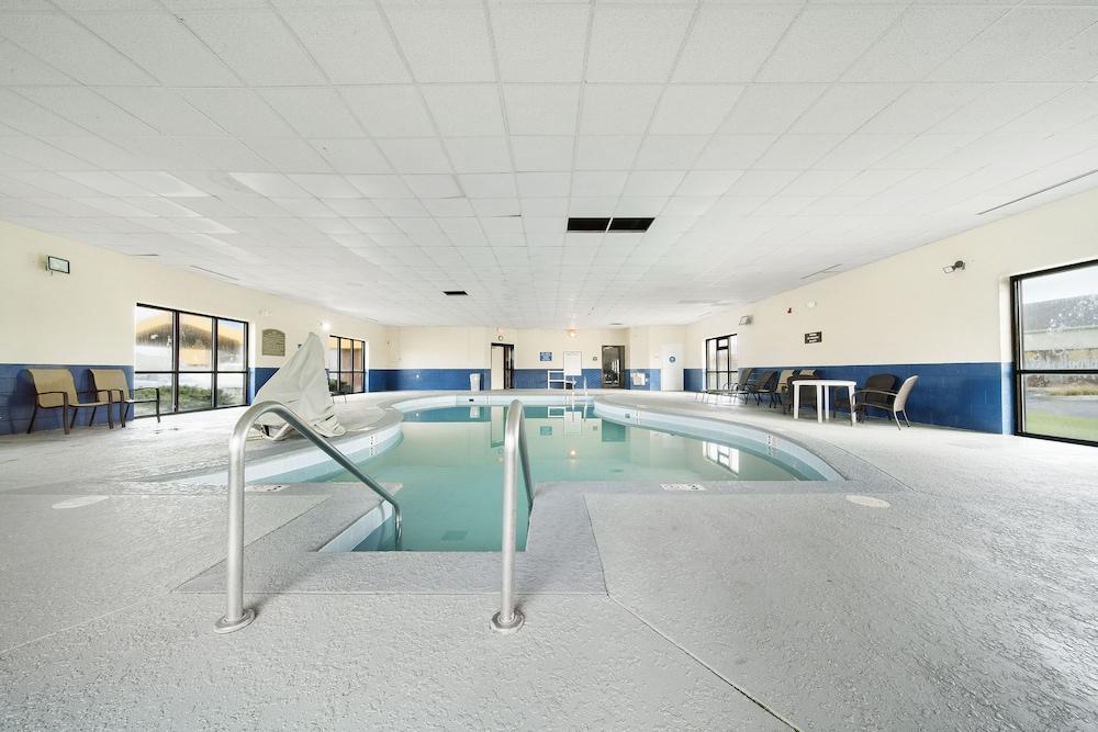 Baymont by Wyndham Muncie Near Ball State University photo 34