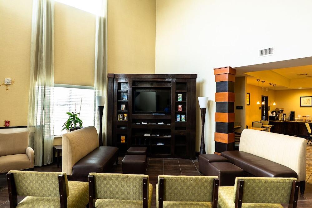 Rivers  Inn & Suites photo 2