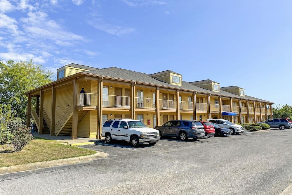 Bonita Lakes Inn by Capital O Meridian I20 photo 60