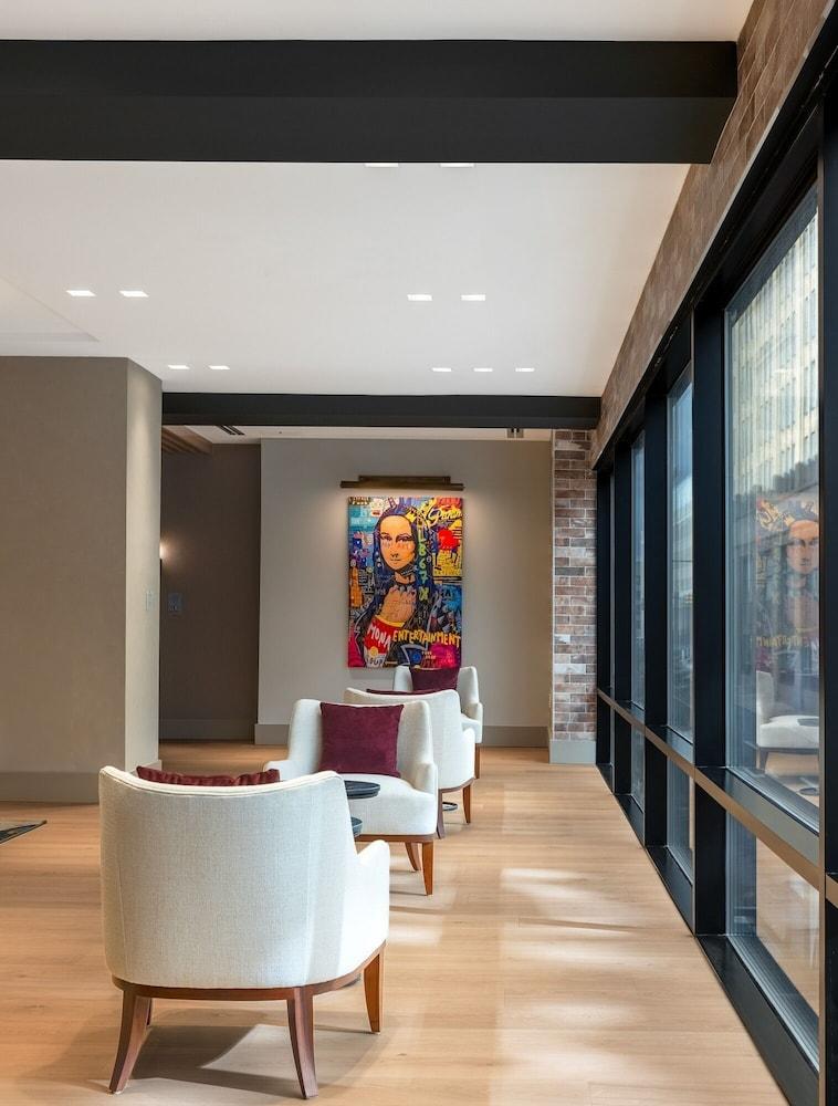 Luxury Apartments by Hyatus Center City photo 14