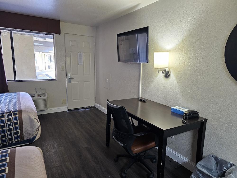 Canyon Inn Motel photo 16
