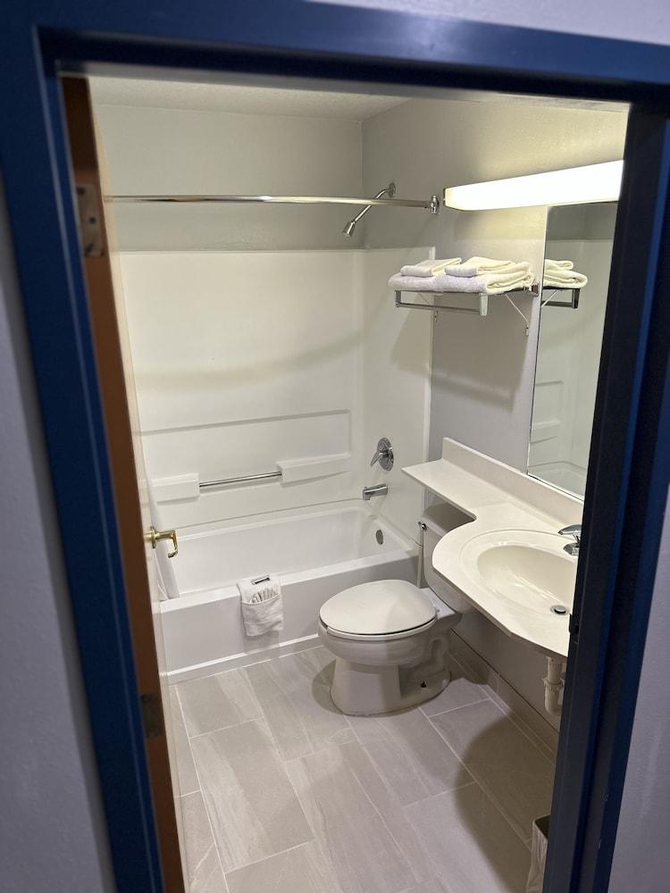 Microtel Inn by Wyndham Gallup photo 15
