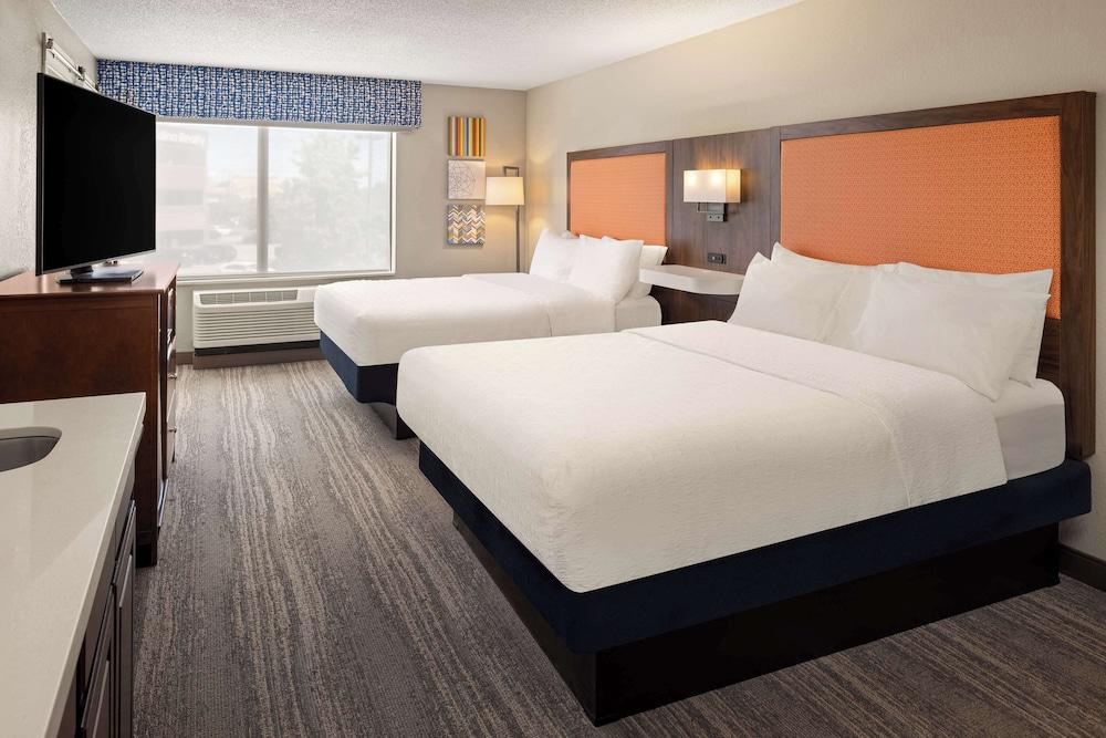 Hampton Inn Minneapolis NW Maple Grove photo 7