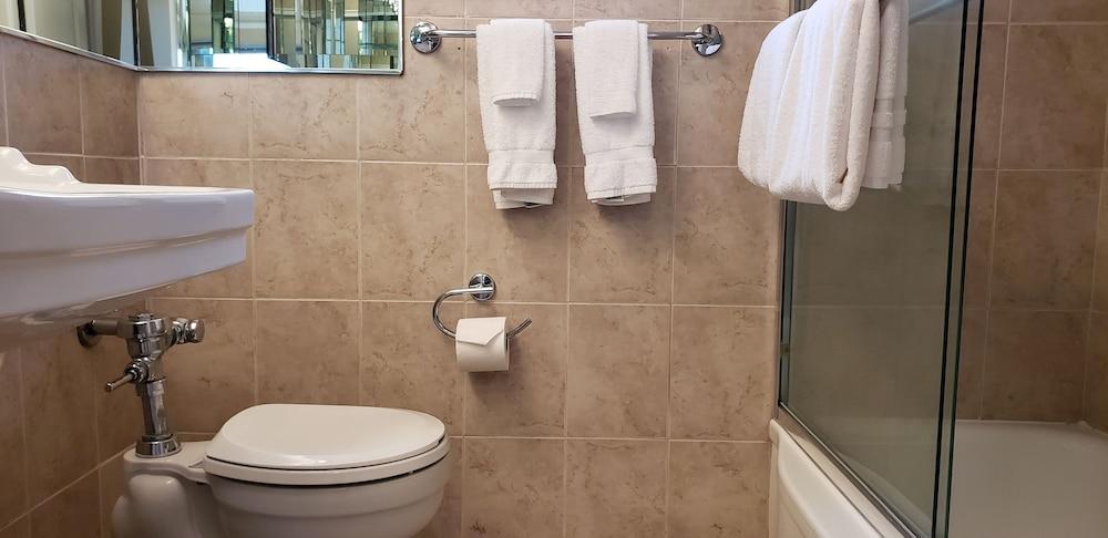 The Ambassador Hotel photo 14