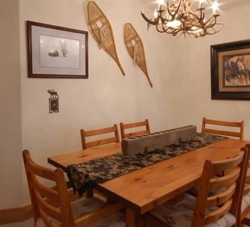 Saddle Creek Townhomes by Pioneer Ridge Management photo 36