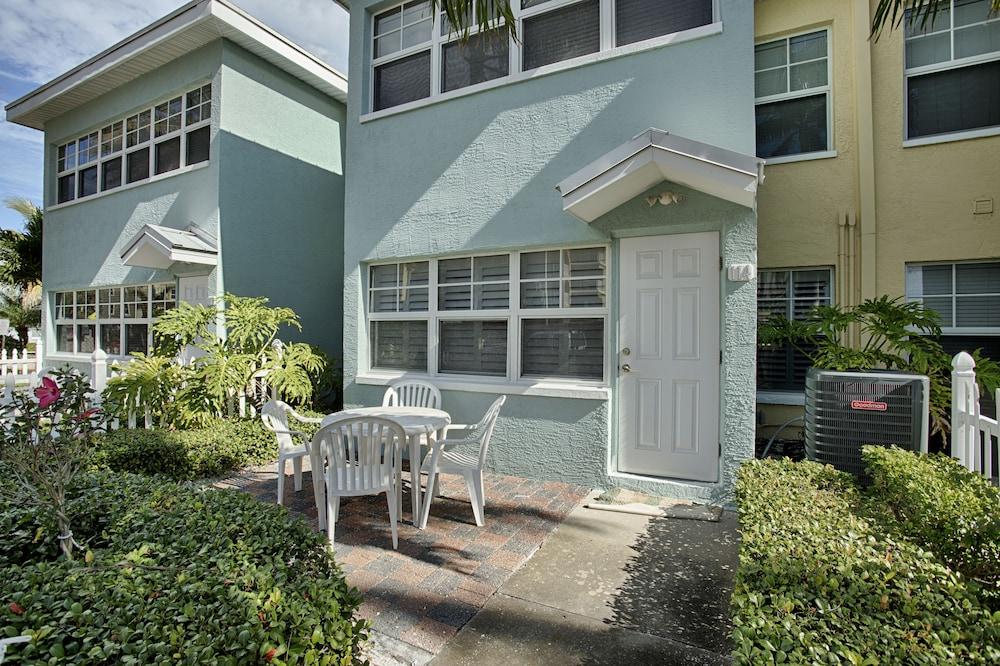 Barefoot Beach Resort photo 8