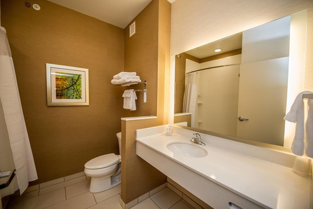 Fairfield Inn & Suites Cambridge photo 48