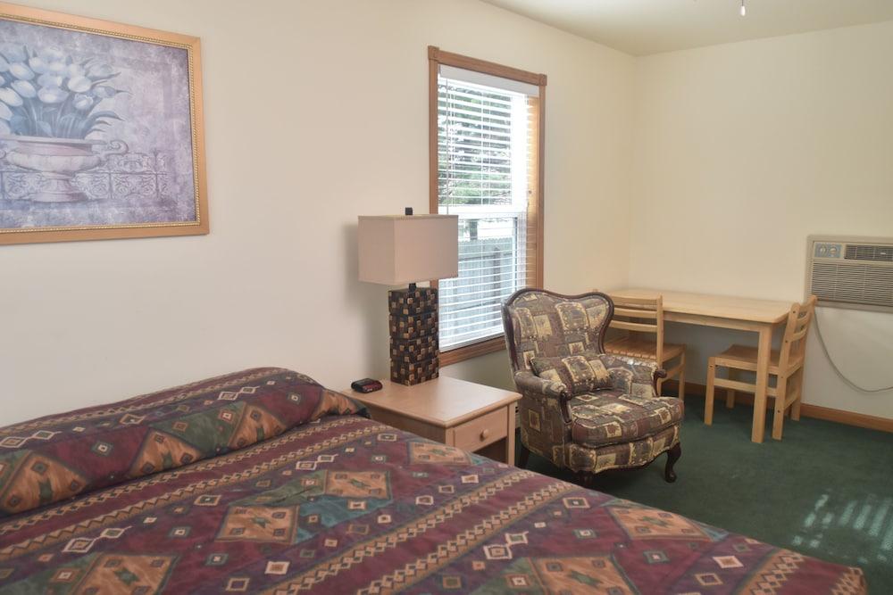 Blue Spruce Motel photo 4