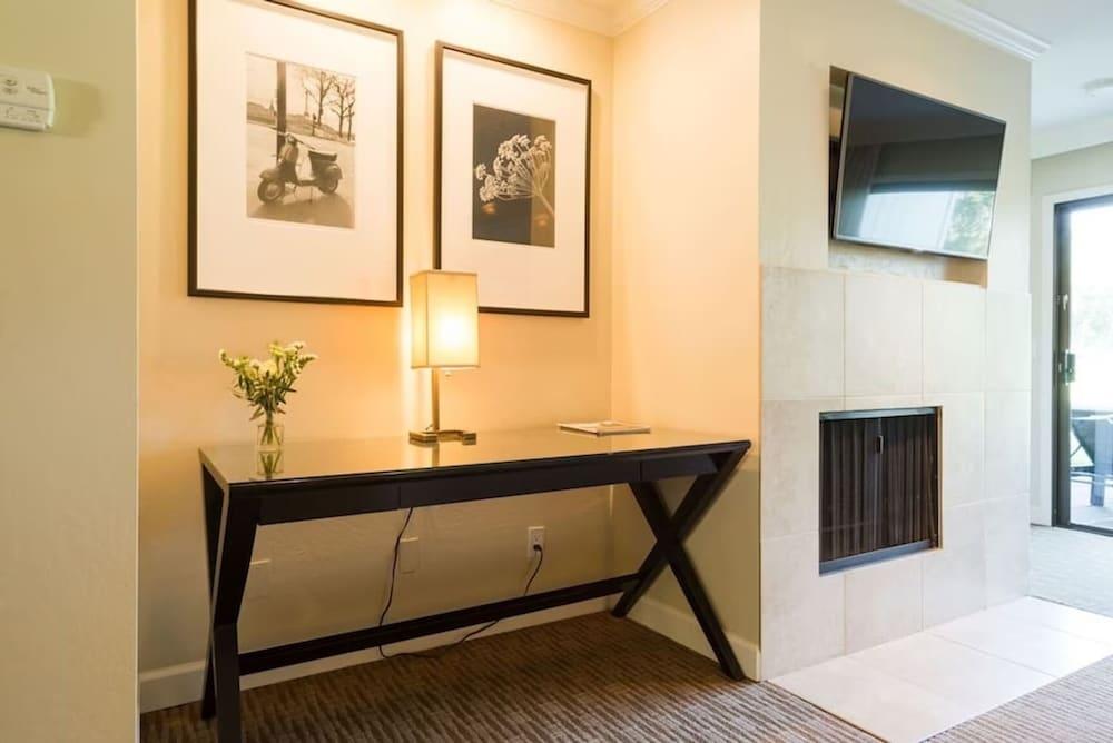The Napa Residences photo 44