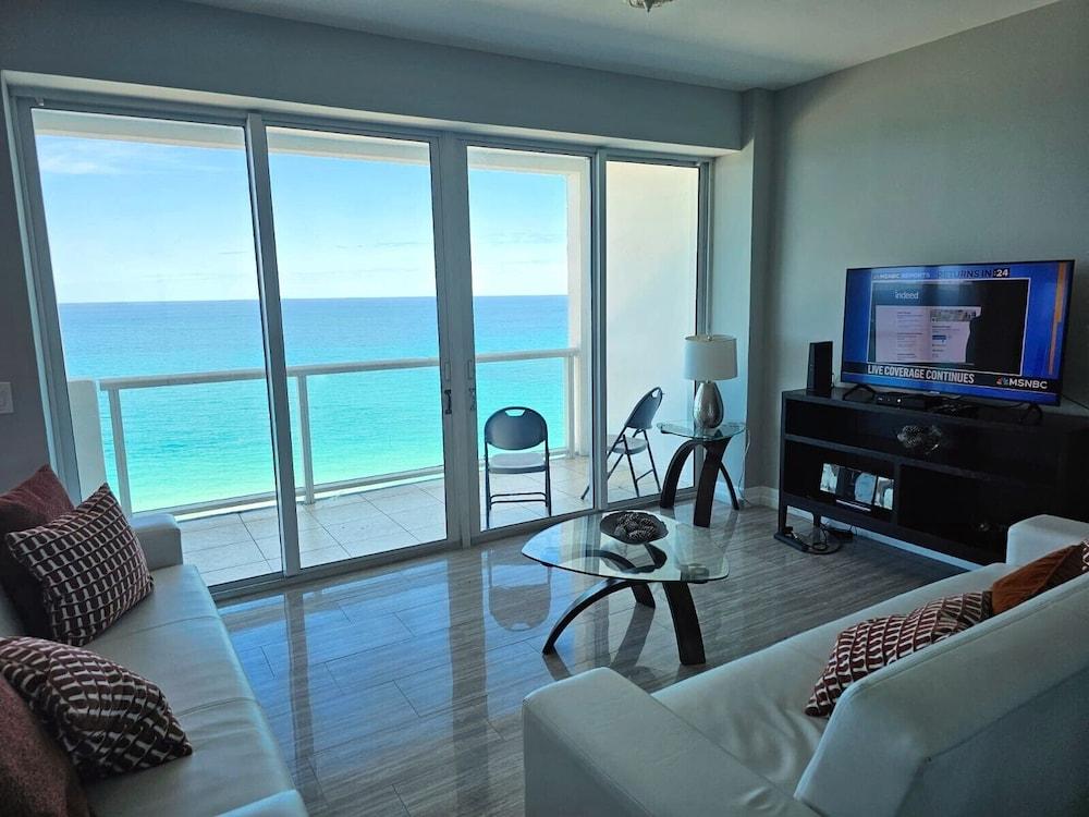 Penthouse oceanview photo 12