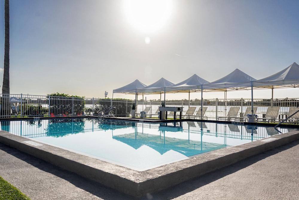 Palazzo Lakeside Hotel photo 23