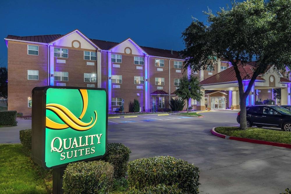 Quality Suites Addison - Dallas photo 1