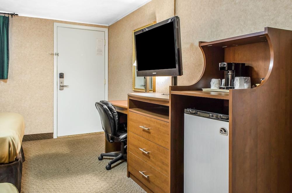 Econo Lodge Bellefonte I-99 photo 19