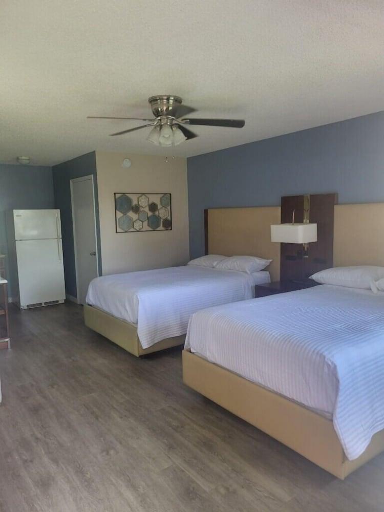 Rockledge Rooms and Rentals photo 3