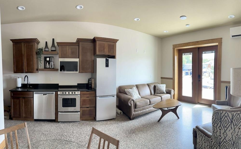 The Lodge Luxury Suites photo 27