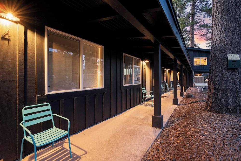 South Lake Chalet photo 25