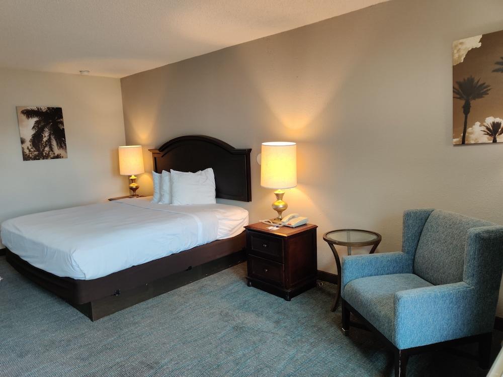 Rodeway Inn Lumberton Central photo 7