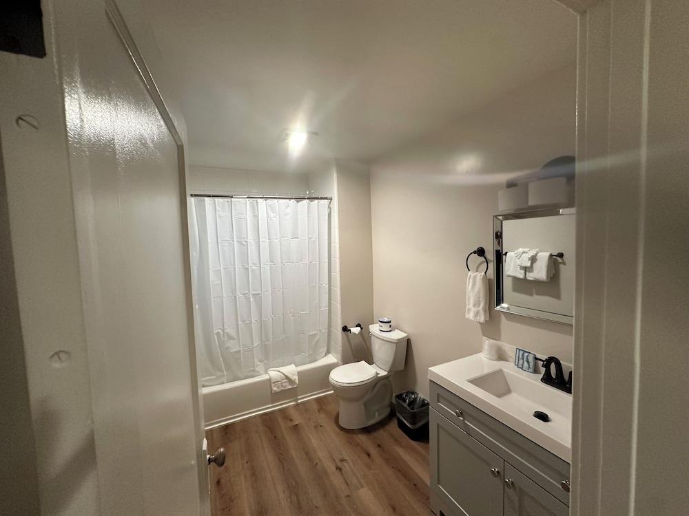 Lee Vining Motel photo 45